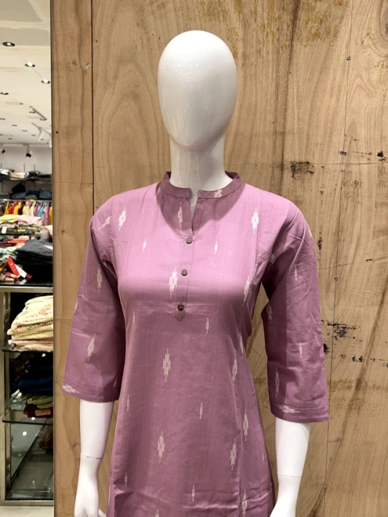 Collared Two Piece Kurta Set 3