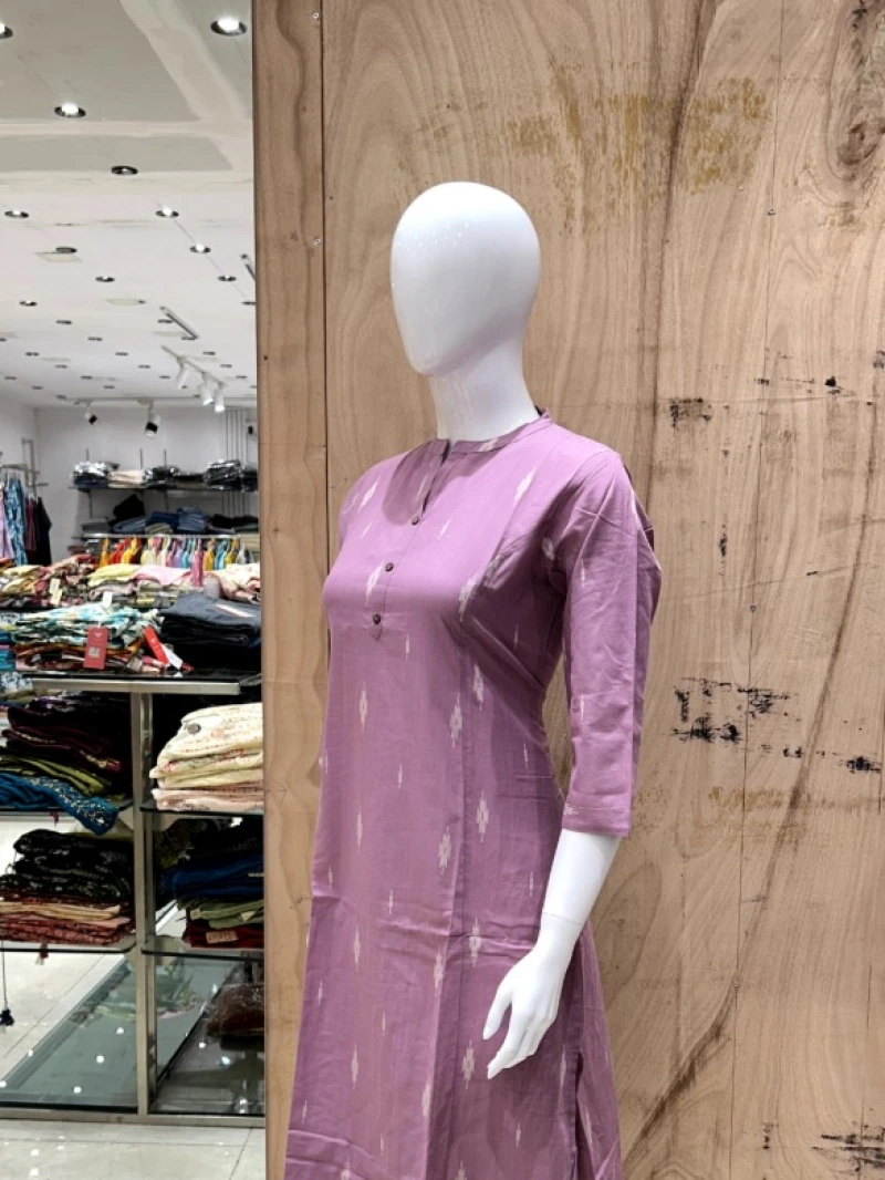 Collared Two Piece Kurta Set 5