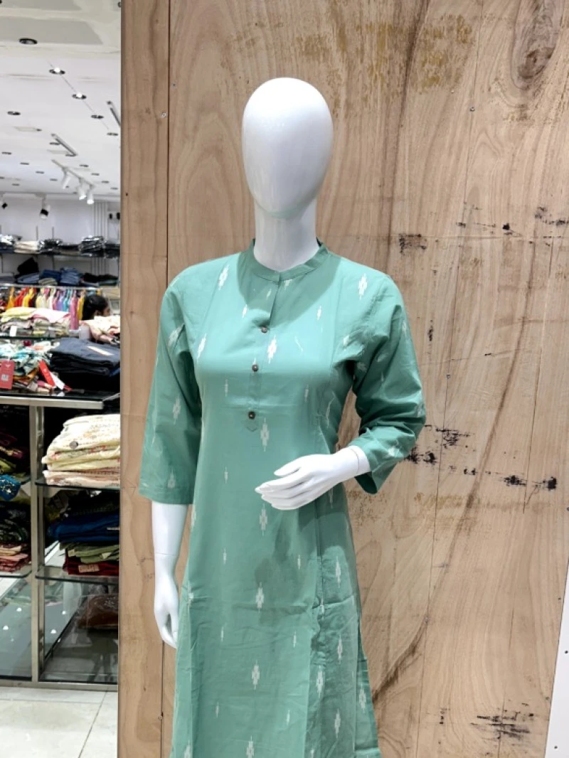 Collared Two Piece Kurta Set