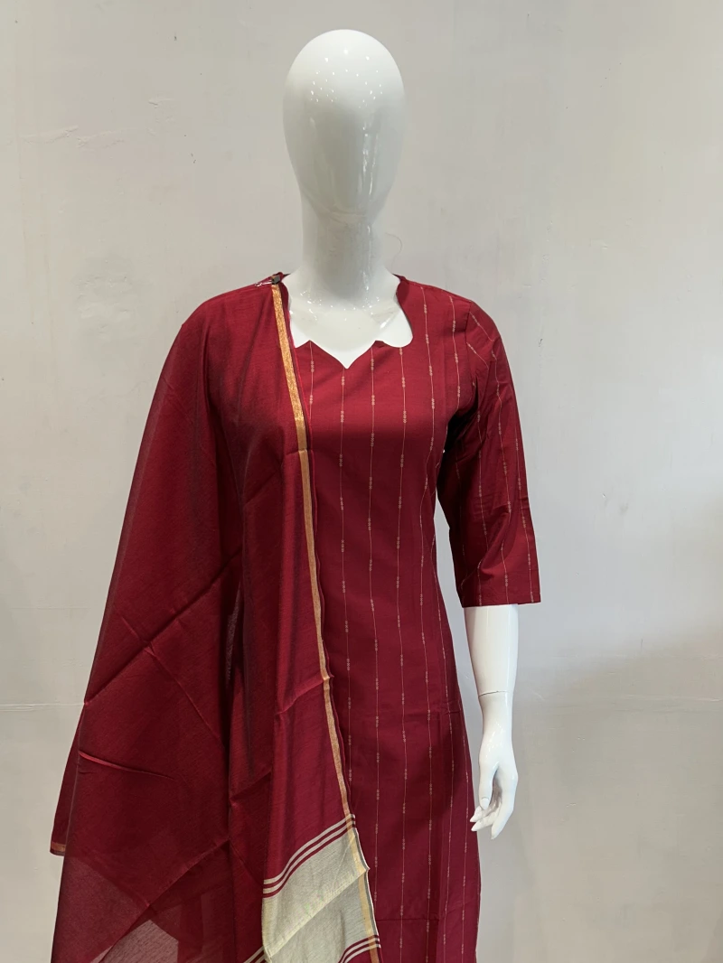 Red Raw Silk Kurta Set With Patterned Dupatta