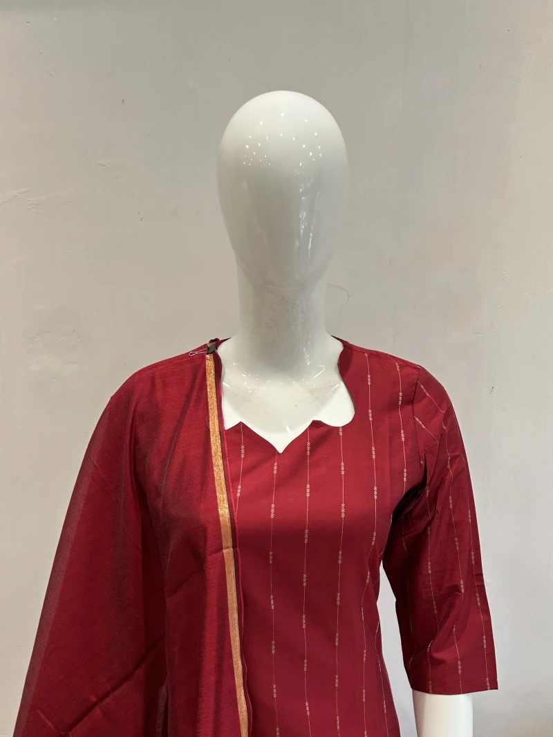 Red Raw Silk Kurta Set With Patterned Dupatta 3